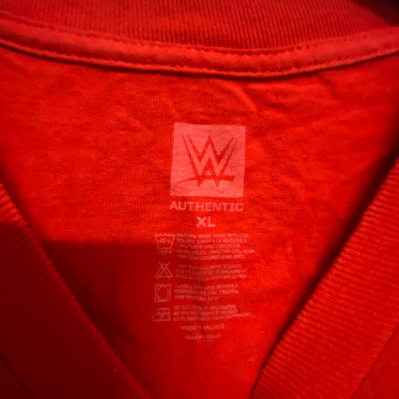 Used T shirt with Design - Picture 2 of 3